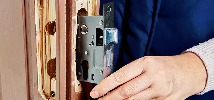Garage Door Lock Replacement Lakeside